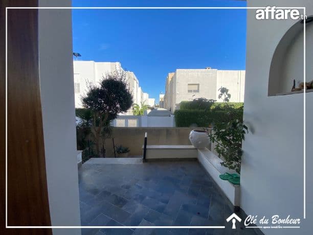 un beau duplex à  la soukra 