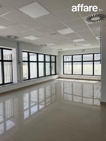 Coquette bureau de 1000 m² au lac 2