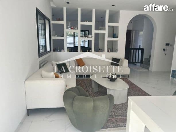 Villa S+3 avec piscine à la Soukra ZVL0045