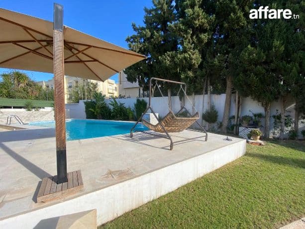 à louer villa avec piscine à soukra 