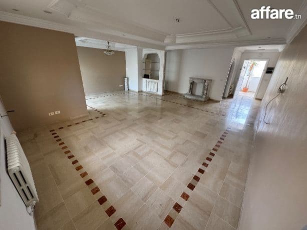 📍SOUKRA : un spacieux APPARTEMENT S+3 À LOUER 