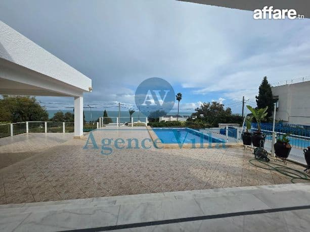 une Villa haut standing à La Marsa Corniche avec vue mer
