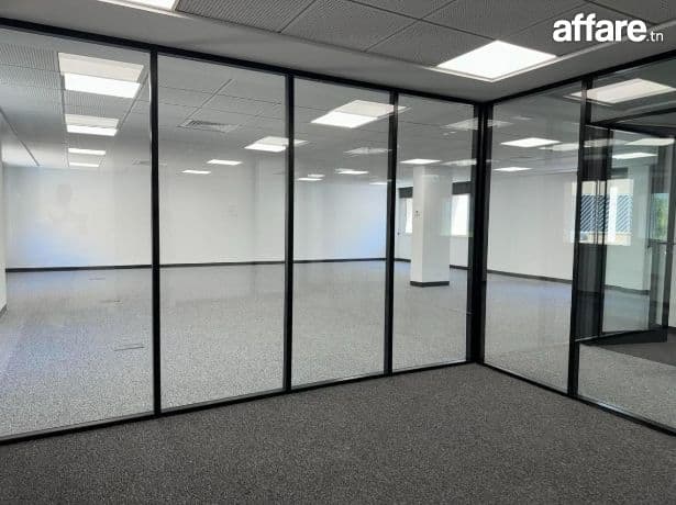 Joli bureau 150 m² retapé à neuf au lac 1