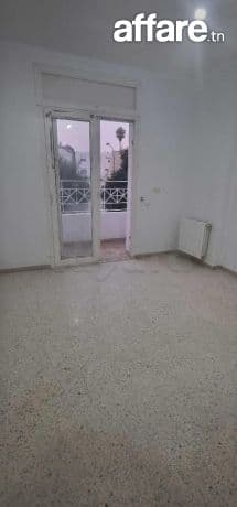 Location S1 vide à El Manar 1