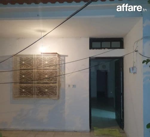 Location S2 vide à La Soukra 