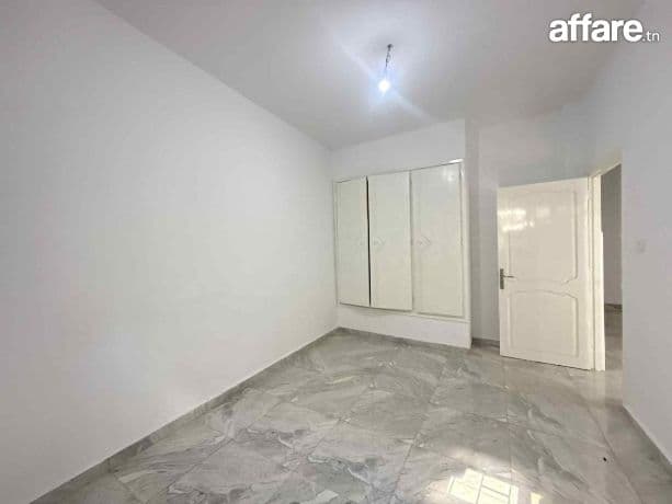 Pour la location  Megrine   Type : étage de villa   s+3 au R