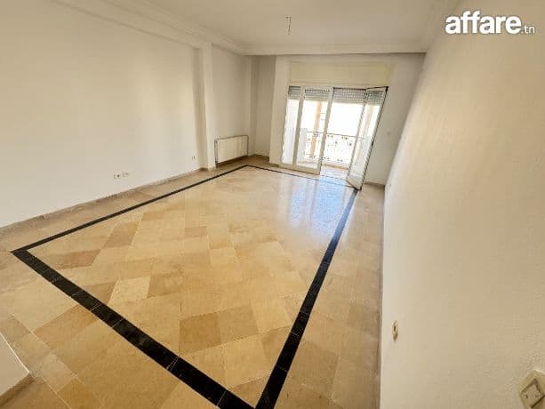 📍L’AOUINA : APPARTEMENT S+2 À LOUER 