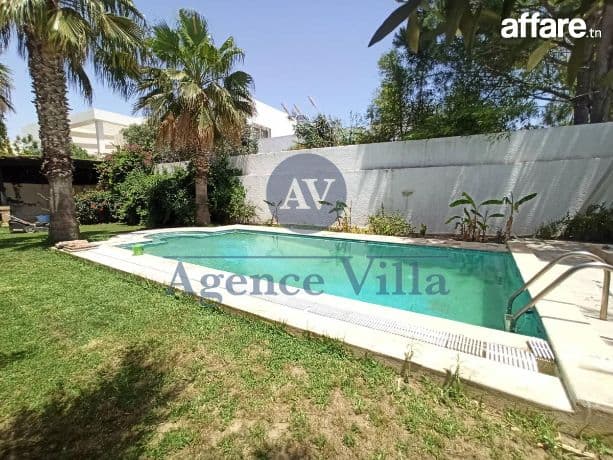 une villa s4 à gammarth avec piscine