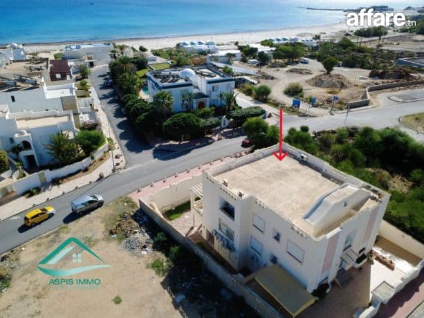 فيلا R+2 مع حوض سباحة في قليبية البيضاء