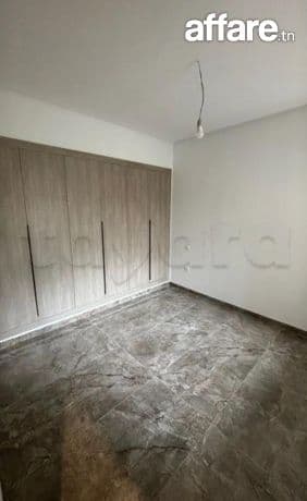 Location S1 vide à Ennasr 2