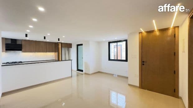 etage de villa S+1 vide à nabeul