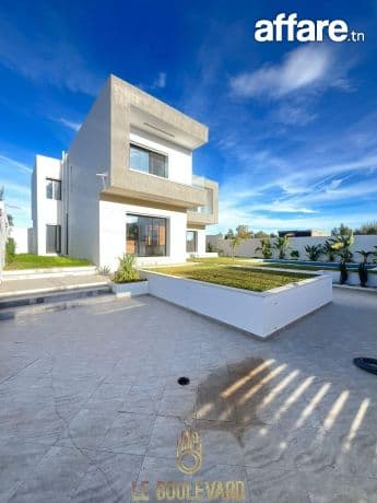 Villa S+4 Haut Standing Avec Piscine Située à Sidi Jdidi