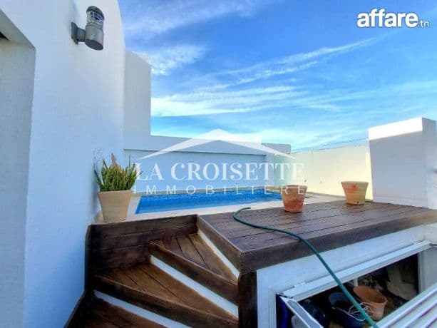 triplex meublé indépendant S+4 avec piscine à Gammarth