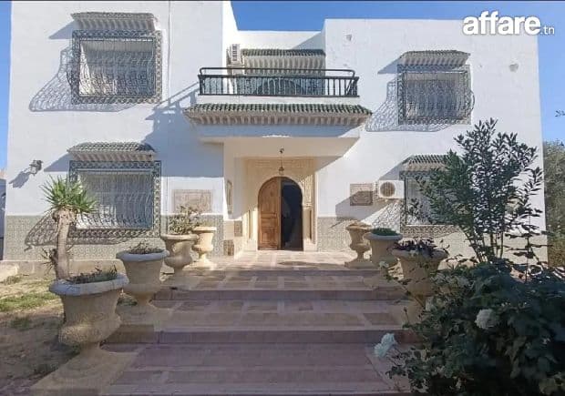 📍À VENDRE – Projet D'Or 4000 m²– FACE MER à Chott Meriem