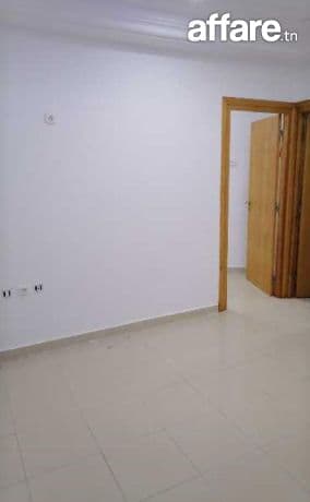 Location S1 vide à Cité El Khadhra 