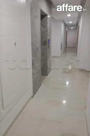 Location S2 vide à Borj Louzir 