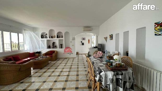 Location annuelle d'un étage de villa à la Zone Touristique 