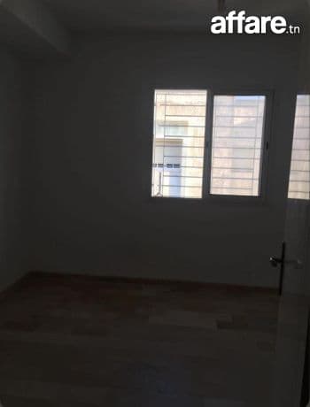 Location S0 vide à Dar Fadhal 