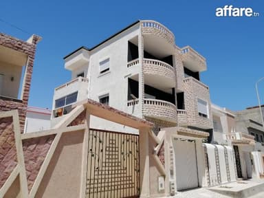 Quadruplex (villa + style américain + sous-sol) à Borj Cédri