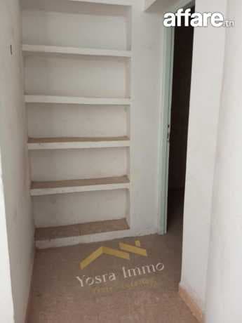 Une Construction Inachevée