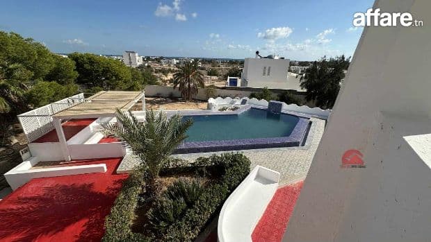Location annuelle d'un étage de villa à la Zone Touristique 