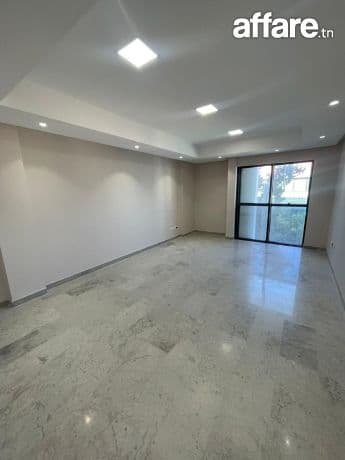 Bureau à louer à Alain Savary 