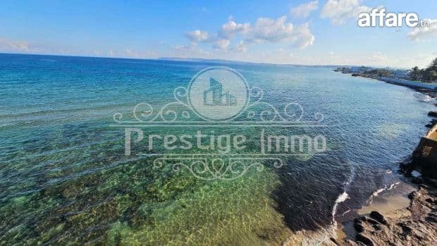 villa pied dans l'eau