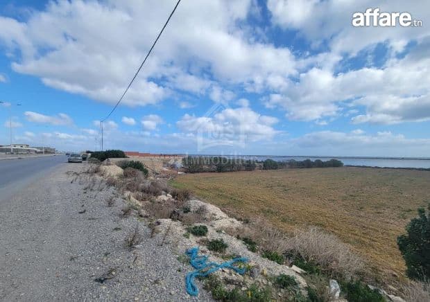 Terrain pieds dans l'eau de 3333 m² à Korba à vendre