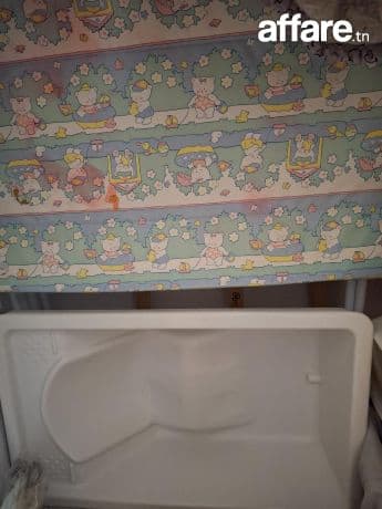 Table de change avec baignoire