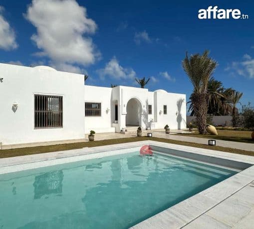 Grande maison à vendre sur Mezraya Djerba ZA