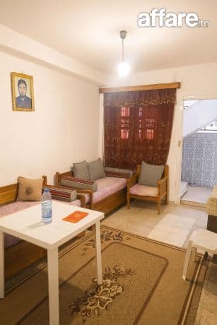 À vendre – Maison à deux niveaux à Ben Arous, avec patio int