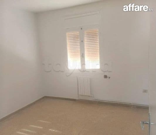 Location S3 vide à El Manar 2