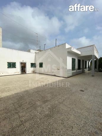 Maison arabesque S+3 avec patio et jardin à vendre 51355351