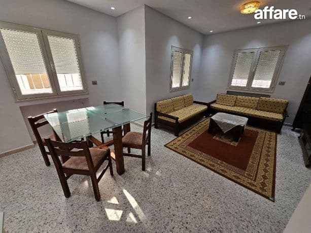 ARIANA ESSOUGHRA: RDC  DE VILLA S+3 MEUBLÉ JAMAIS