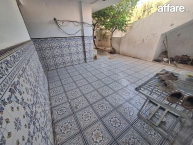 À vendre – Rez-de-chaussée de villa 286 m² à Mourouj 1, Aven