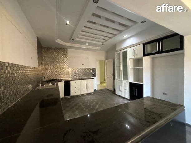 فيلا للبيع بخزامة الشرقية _موقع إستراتيجي و تجاري 