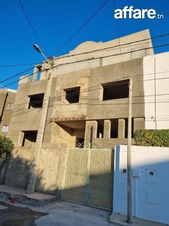 للبيع فيلا راقية في حي الرياض – قليبية