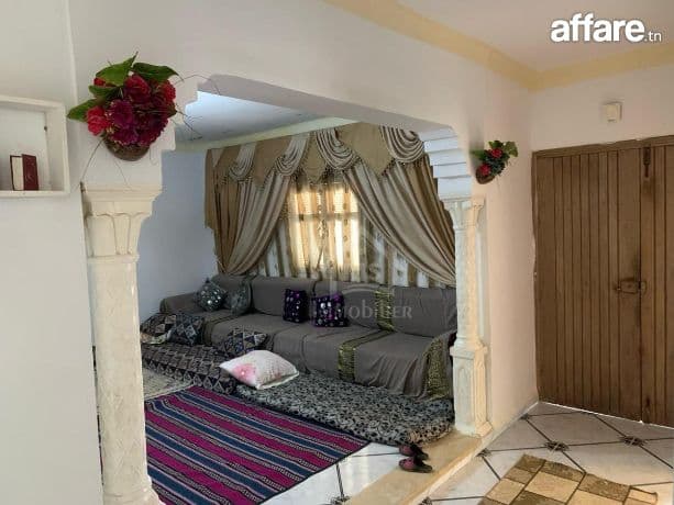 Belle maison S+2 avec jardin à Hammamet Sud à vendre