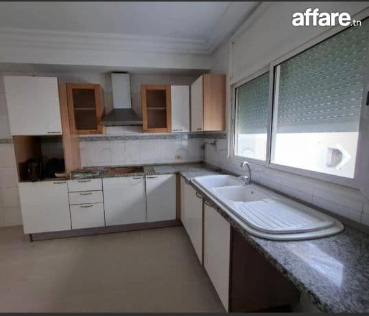 Location S3 vide à El Manar 2