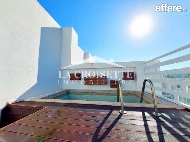 Triplex indépendant S+4 avec piscine à Gammarth MTRL0109