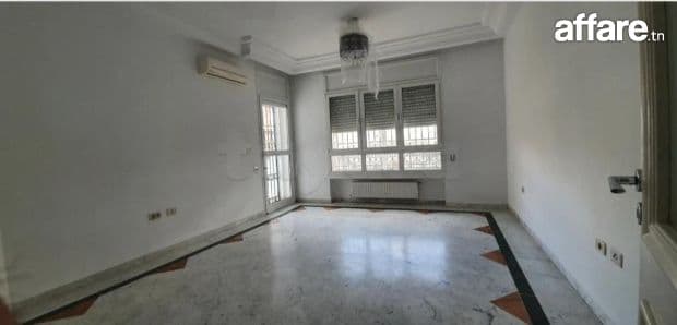 Location S2 vide à Jardin D'El Menzah 2