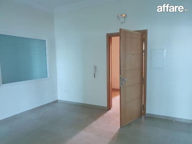 À louer – Bureau haut standing H+4 de 180 m² au 1er étage, s