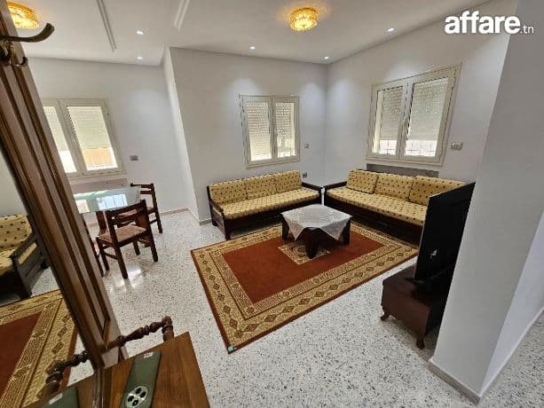 ARIANA ESSOUGHRA: RDC  DE VILLA MEUBLÉ JAMAIS