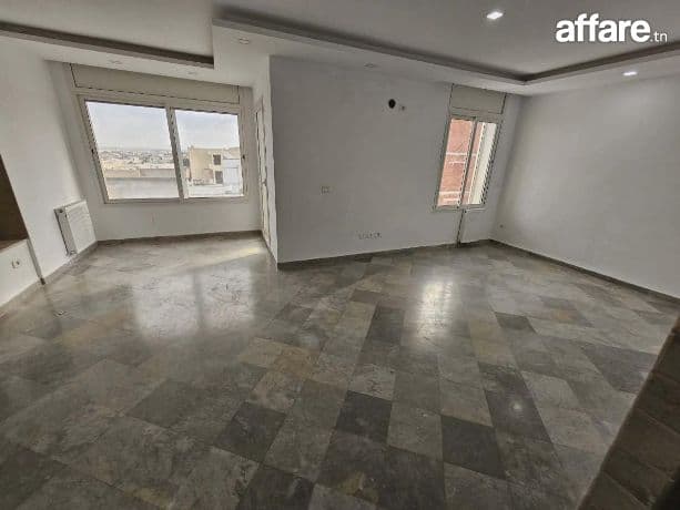 GHAZELA : ÉTAGE D’UNE VILLA S+3 À LOUER 