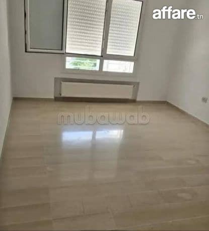 Location S3 vide à La Soukra