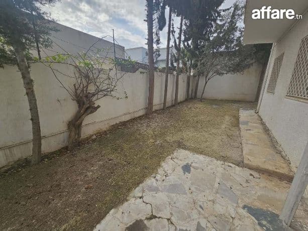 JARDINS D’EL MENZAH 2 : REZ-DE-CHAUSSÉE DE VILLA S+3 À LOUER