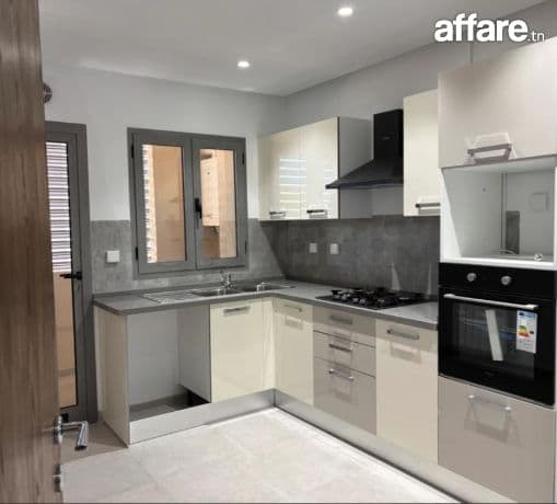 Location S2 vide à La Nouvelle Soukra 