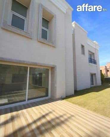 Vente d'une Villa Prestigieuse à la Baie des Anges, Proche 