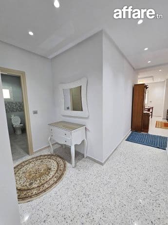 ARIANA ESSOUGHRA: REZ-DE-CHAUSSÉE DE VILLA S+3 MEUBLÉ JAMAIS