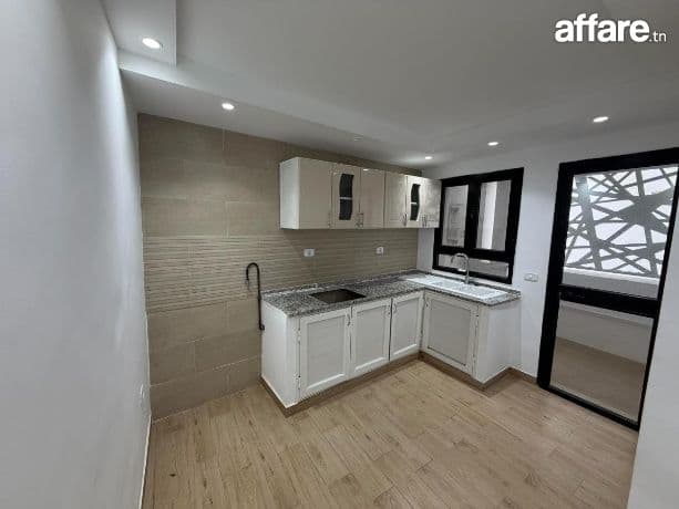 RIADH EL ANDALOUS: APPARTEMENT S+1 À LOUER